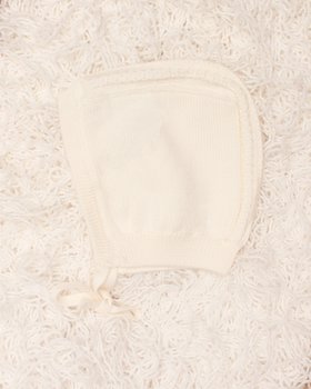 Punched Female Cap in Pure Merino Wool