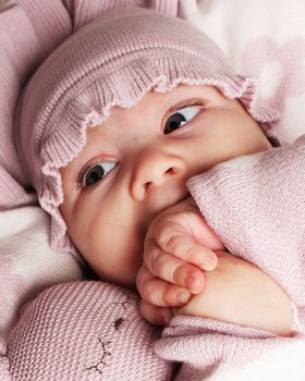 Berrettino Volant Puro Cotone Bio Neonati