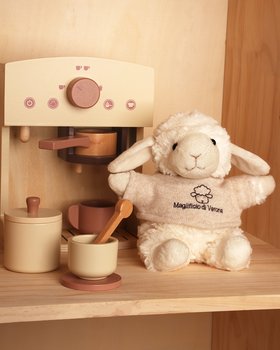 Woolly Beige – Il peluche mascotte del Maglificio di Verona