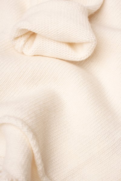 Maglia girocollo basic in cashmere blend